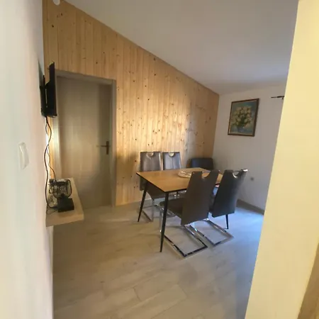 Lägenhet Arijana S Terasom Pakoštane